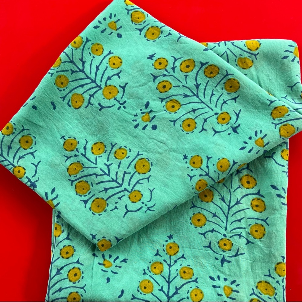 GAP Green and Yellow Leaf Pattern Scarf